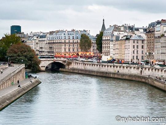 Logement à Paris, Location meublée - Photo 1