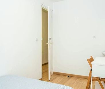 Carrer de Valldonzella, Barcelona, Catalonia 08001 - Photo 4