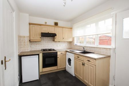 2 bedroom end of terrace house to rent - Photo 2