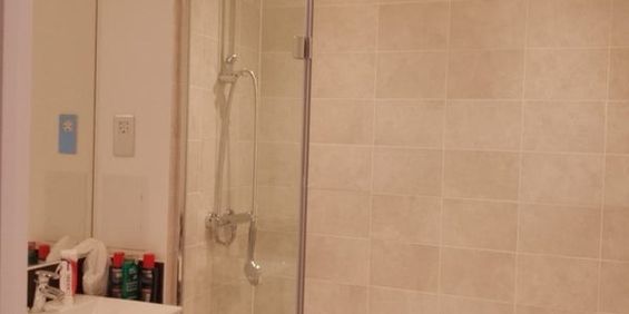 Room in a Shared House, Tabbard Apartments, W3 - Photo 3