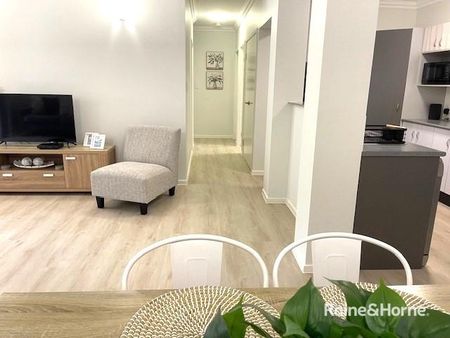 Clifton Views - Fully Furnished, Freshly Refurbished 3-Bedroom Apartment - Photo 2