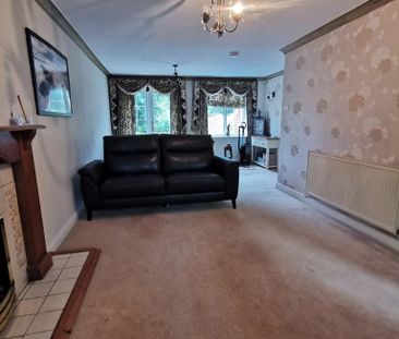 4 bedroom semi-detached house to rent - Photo 5