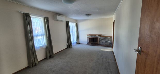 Comfortable 4 Bedroom Family Home - Photo 1
