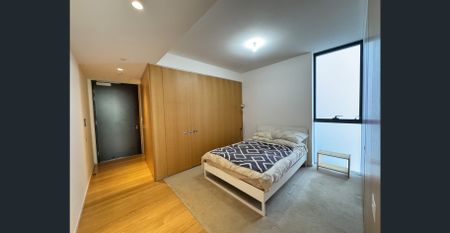 LEVEL 8 | MODERN & FULLY FURNISHED ONE-BEDROOM SUITE | ONE CENTRAL PARK - Photo 3