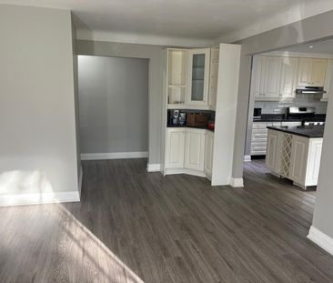 For Lease - 385 Montmorency Drive, Hamilton, Ontario - Photo 5