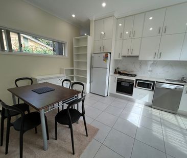 Furnished 1-Bedroom Granny Flat / Outstanding Transport Convenience - Photo 3