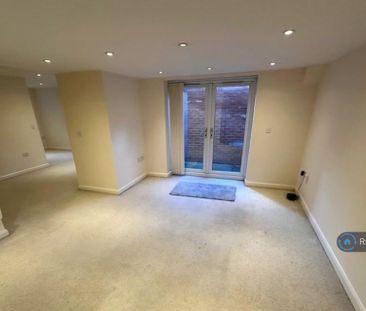 3 bedroom flat to rent - Photo 3