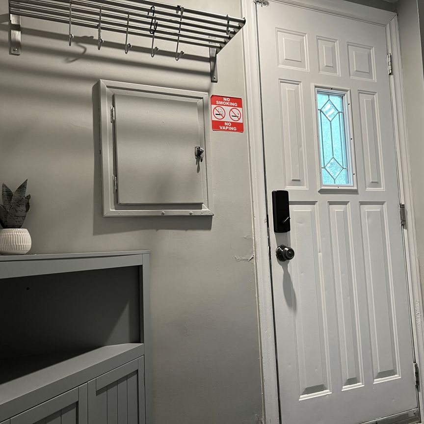 For Lease - 4 Sunning Hill Avenue Unit# LOWER, Hamilton, Ontario - Photo 1