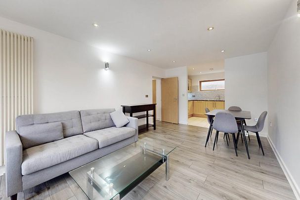 1 bedroom in a flat share to rent - Photo 1