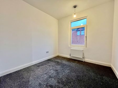 Dalton Grove, Leeds - Photo 2