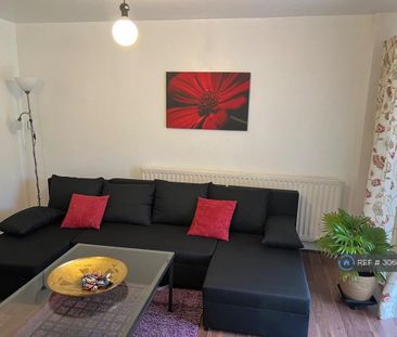 4 bedroom semi-detached house to rent - Photo 1