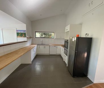 2-bedroom shared student accommodation, South Boambee Rd - Photo 1