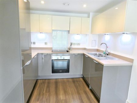 Cyber Avenue, Oakgrove, Milton Keynes, MK10 - Photo 3