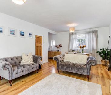 3 bedroom end of terrace house to rent - Photo 1