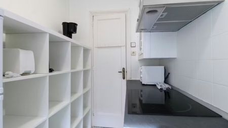 Carrer de Sugranyes, Barcelona, Catalonia 08028 - Photo 4