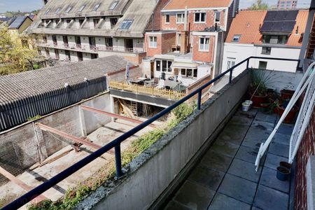 Mooi lichtrijk appartement met 3 slaapkamers - Foto 2