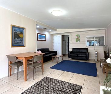 Room 3/130 Ruthven Street, Harlaxton - Photo 1