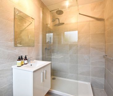 Willowhayne Drive, Walton-on-Thames, KT12 - Photo 2