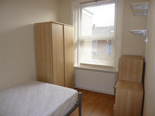 3 bed flat to rent in Bolingbroke Street, Heaton, NE6 - Photo 1