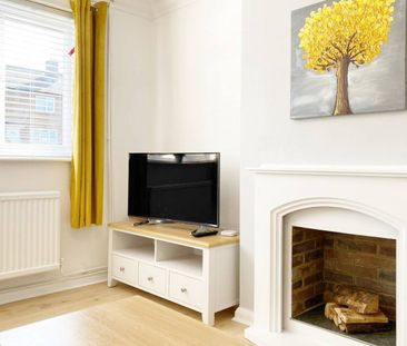 2 Bed Semi-Detached House, Bristol Road, LU3 - Photo 2