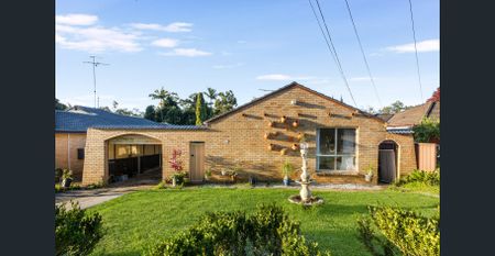 Family Home - Photo 4