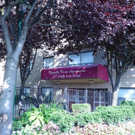 Benville Court Apartments - Photo 3