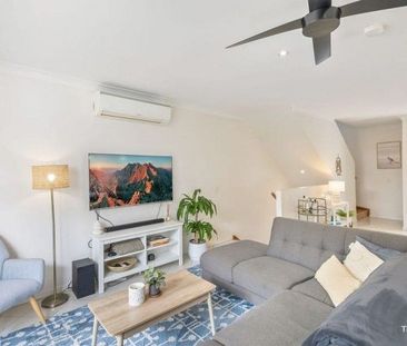 Relaxed Lakeside Living in the Emerald Lakes Precinct - Photo 2