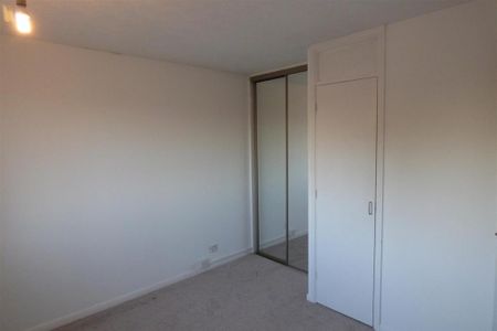 2 bedroom property to rent - Photo 3