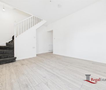 4 bedroom terraced house to rent - Photo 1