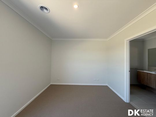 Brand New and Modern Home in Tarneit - Photo 1