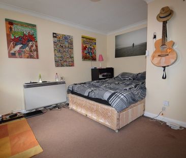 Queens Court, Queens Road, Slough,SL1 - Photo 1