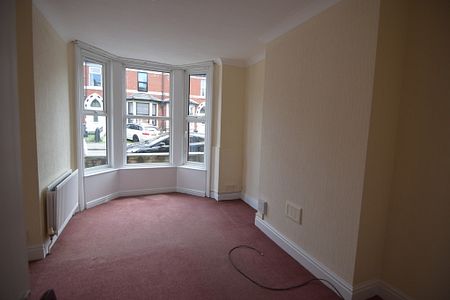 To Let 1 Bed Ground Floor Flat - Photo 2