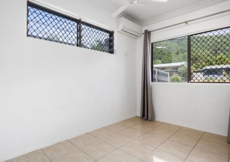LARGE FAMILY HOME IN SOUGHT AFTER LOCATION! - Photo 3