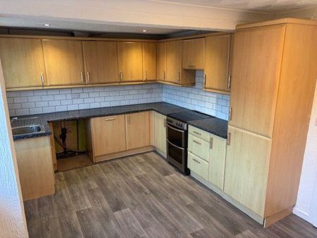 3 bedroom terraced house to rent - Photo 5