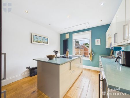 3 bedroom flat to rent - Photo 4