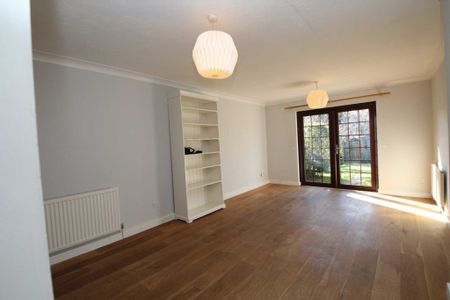 2 bed Semi-Detached for rent - Photo 3