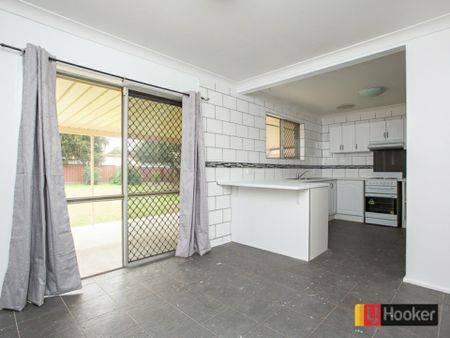 Spacious 3-Bedroom Home in West Tamworth - Perfect for Family Living! - Photo 2