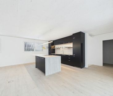 Renovated apartment with an enviable view - Photo 4