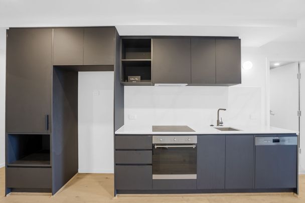 708/83 Cooyong Street, Reid - Photo 1