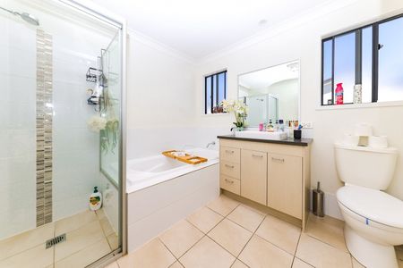 PREFECT LOCATION + MODERN STYLE HOME - Photo 3