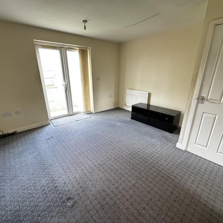 2 bedroom semi-detached house to rent - Photo 1