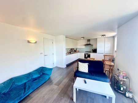 2 bedroom apartment to rent - Photo 4