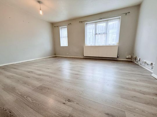 2 bedroom ground floor maisonette to rent - Photo 1