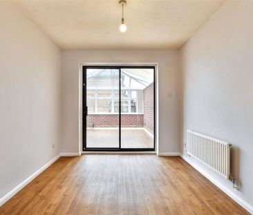 4 bedroom detached house to rent - Photo 4