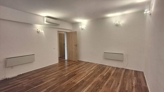Kiadó felújított lakás - Szolnok - Fotó 1
