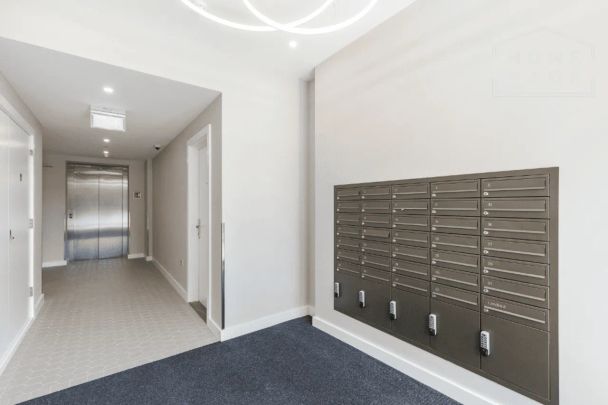 George West House, SW4 - Photo 1