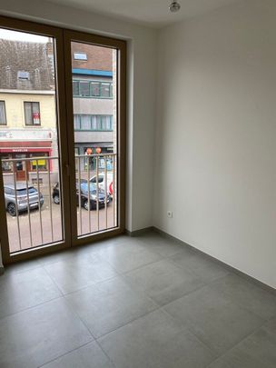 NIEUWBOUW !!! Ideaal gelegen appartement op de eerste verdieping in een kleine residentie. - Foto 1