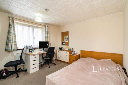 4 bedroom terraced house to rent - Photo 3