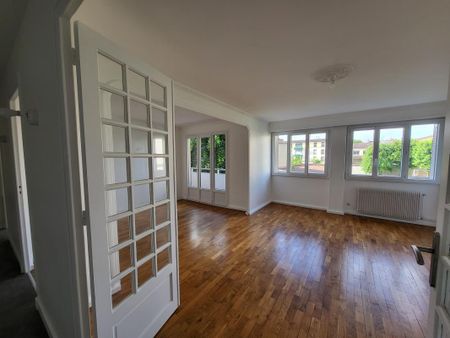 Location Appartement 3 pièces 72m² STE FOY LES LYON 69110 - Photo 3