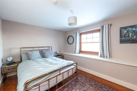 4 bedroom terraced house to rent - Photo 5